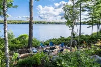 Peaceful & Private Lakefront Home