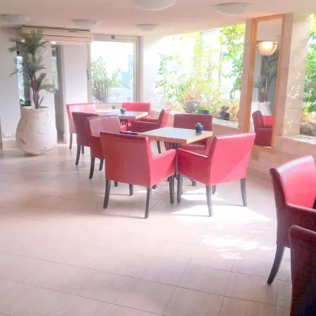 Marom Hotel