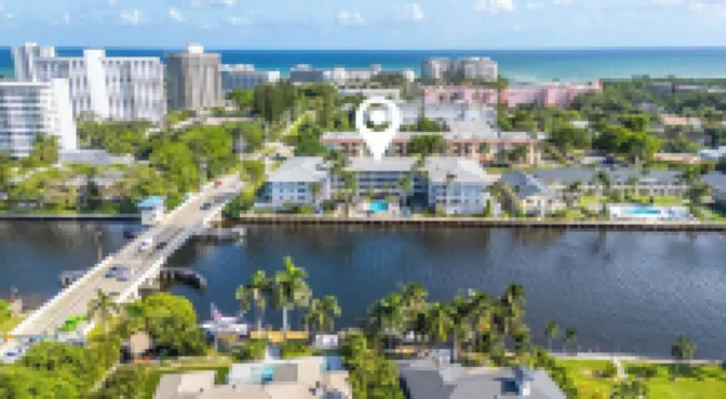 Boca Waterfront • Watch the Boats • Pool & Gym