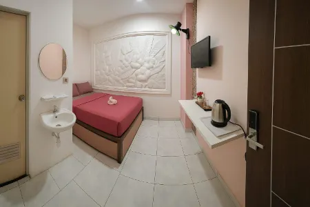 Srk Homestay Отели в г. Ngasem