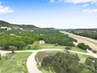 Breathtaking Hill Country Views and Cozy Comfort - Charming Escape Hotels in Hays County