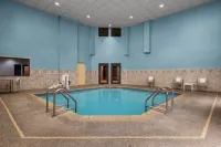 Holiday Inn DUBUQUE/GALENA by IHG - piscine