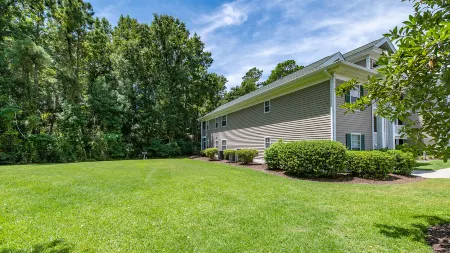 Spacious Villa with Clubhouse Access and Beach Gear - Charming Oasis Отели в г. Джорджтаун Каунти