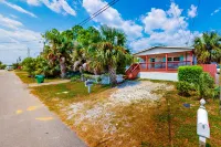 Cozy home in a quiet neighborhood steps from the beach and close to attractions Hotel a Laguna Beach