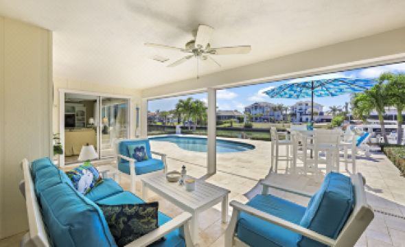 Waterfront Home with Private Dock - R 339 206 R5 D 