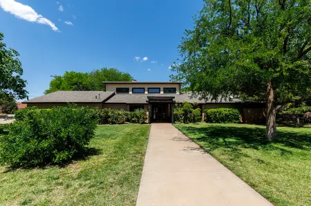 Tranquil Hideaway - Historic, Game room, Fireplace, Oasis