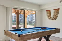 Penthouse, Free Parking, Pool Table, Private Balcony