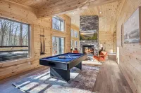 Hot Tub, Cozy Fire Pit and Game Room - Luxurious Cabin Retreat Hotels in Sevier County