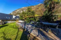 4-Star Gite, Sleeps 6 in the Ossau Valley. Wooded Park with Nordic Bath!