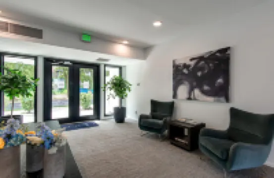 Chic Modern Nashville Condo * Pool, Patio, Parking