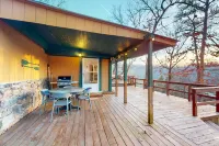 Beautiful cabin in quiet location with lake views, firepit, grill, washer/dryer Hotels in Carroll County