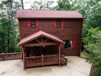 Treetop Retreat Cabin