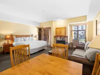 Full Kitchen and Private Balcony - Stunning Ski-in/Ski-Out Retreat Hotels in Summit County