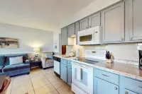 Single-level condo with screened patio & pond views Hotels in Oliver Township