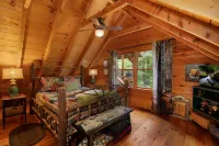 Charming Cabin with Hot Tub and Breathtaking Views - Inviting Mountain Retreat