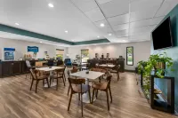 Clarion Pointe Apex - Holly Springs - breakfast