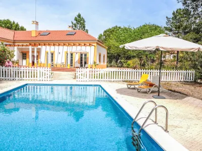 Pine Villa Hotels near Igreja do Espirito Santo