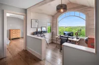 Heated Pool and Mountain Views - Stunning Musical Oasis Escape Hotels in Greenfield