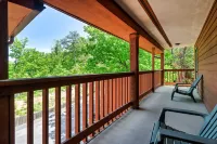 Partial Views and Close to Dollywood - Charming Mountain Escape