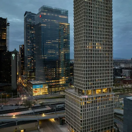 Moxy Montreal Downtown Отели рядом с достопримечательностью «Подземный Город»