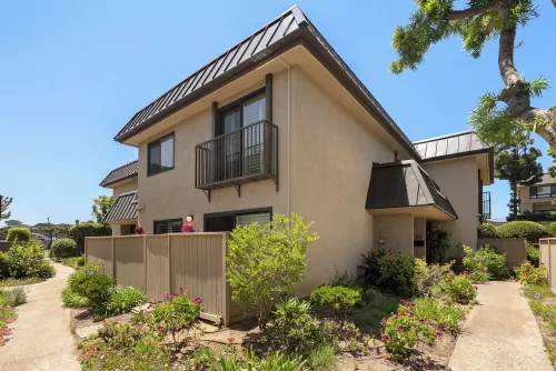 NEW! Discounted Rates 3-Bed Townhome w/AC! 3 min Walk to Private Beach Access