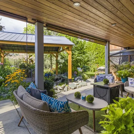 Rayleigh River Retreat - Garden Oasis
