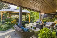 Rayleigh River Retreat - Garden Oasis Hotels in Kamloops