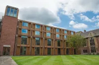 West Court - Cambridge - Campus Accommodation Hotels in 