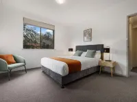 Oxley Court Serviced Apartments Hotels in Griffith