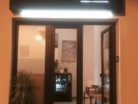 ザ 8 ルームズ ハウス タリファのホテル