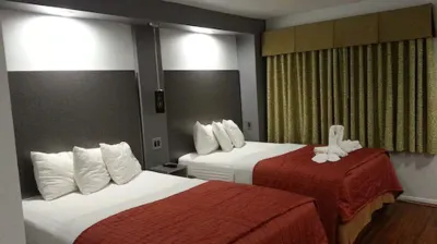 12 Oaks Hotel Hotels near Goodman-LeGrand House & Museum