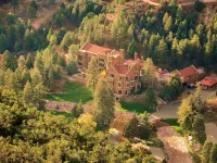 Glen Eyrie Castle & Conference Center A Ministry of the Navigators 眾神花園附近的飯店
