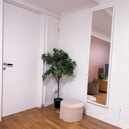 City Centre Treehouse with Backyard - Two Bedroom Apartment