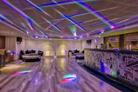 Grand Chennai by GRT Hotels - bar