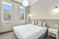 Aloha Central Platinum Apartments Hotels in Glenburnie
