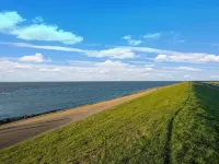 هوليداي هوم إن ويجنالدوم نير هارلينجن هاربور فنادق في Pietersbierum