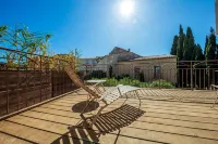 Garrigae Distillerie de Pezenas - Hotellerie & Spa Hotels in Pezenas