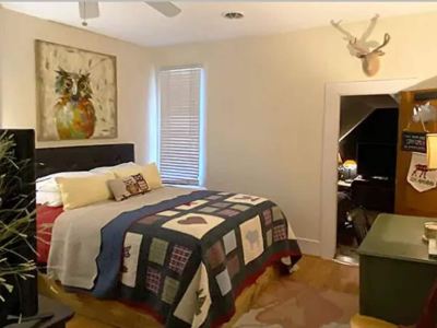 College Inn Bed and Breakfast