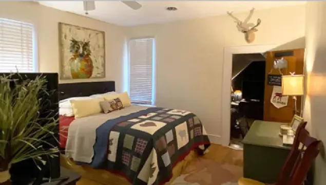 College Inn Bed and Breakfast Hotel a 