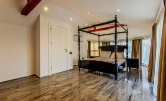 Luxurious Villa with Private Pool in Antalya - Housity