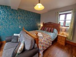 Cosy Snug Room - Near Lyme Regis - Private Balcony with Country Views & Free Parking