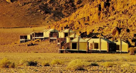 The Elegant Desert Camp Отели в г. Сезрим
