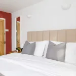 Charming 3Bd Townhouse Right in the City Centre