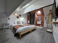 La Maison Grivolas Appartements et Maison d'hôtes Hotels in Авіньйон