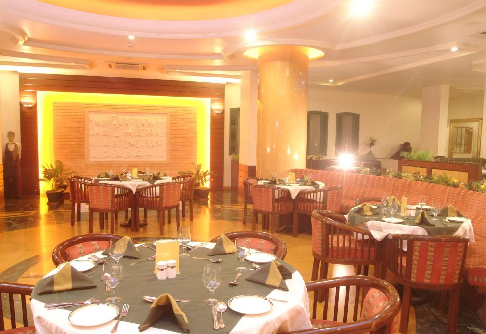 5. 더 그랜드 리젠..