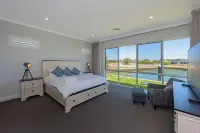 A Waterside Paradise - Geographe's Hidden Oasis