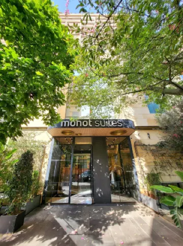 Monot Suites Hotel di 