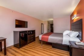 Motel 6 Peoria, IL