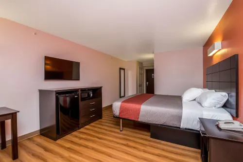 Motel 6 Peoria, IL