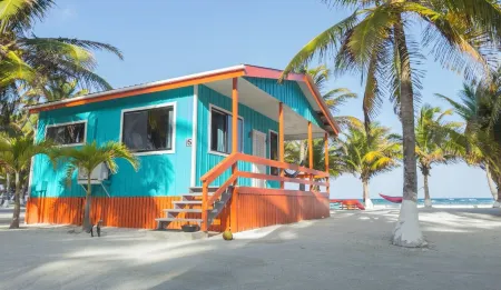 Blue Marlin Beach Resort Отели в г. Дангрига